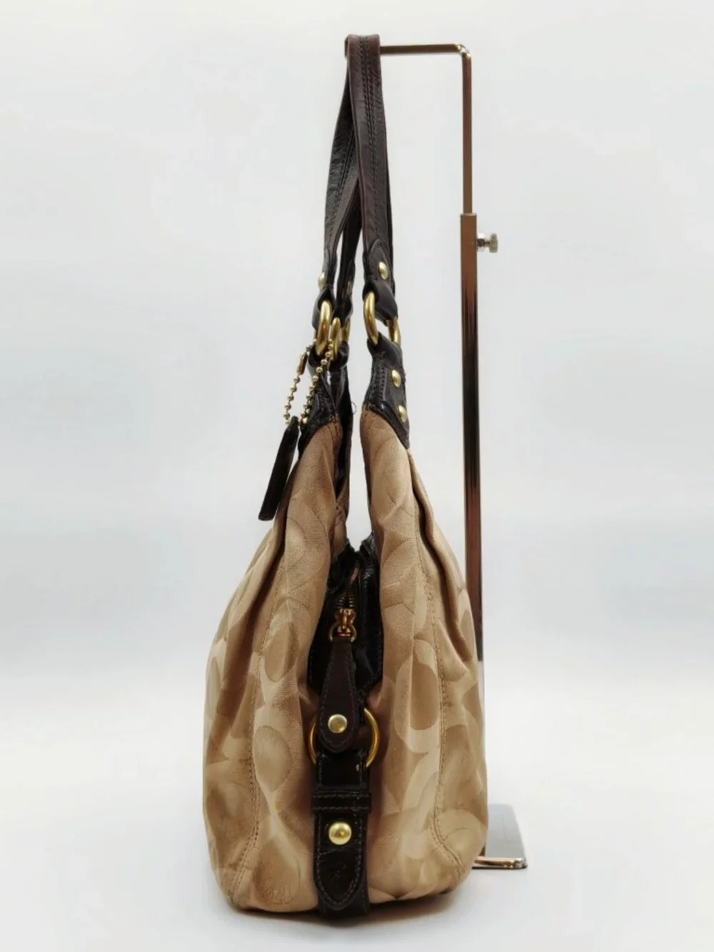 Coach classic signature